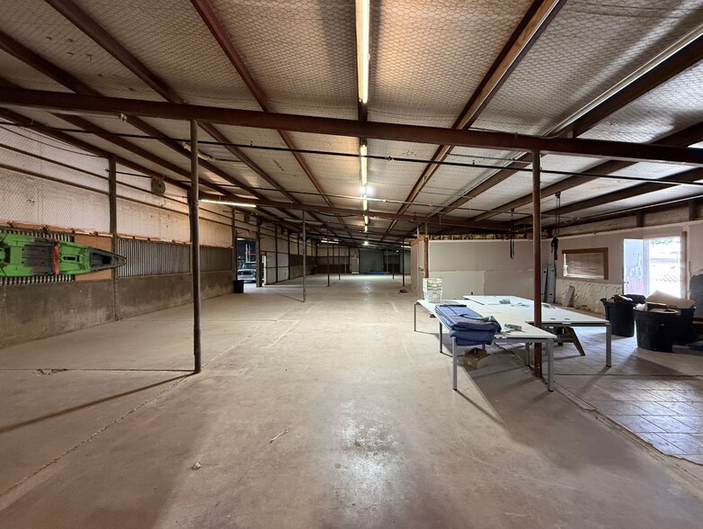 More Photos Of 2345 Nail Rd, Krum Warehouse For Lease