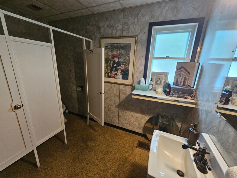 More Photos Of 108 E Madison St, Kirklin Storefront For Sale