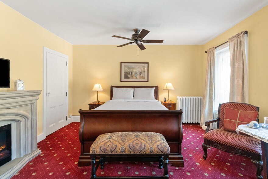 More Photos Of 23-25 Race St, Jim Thorpe Hospitality For Sale