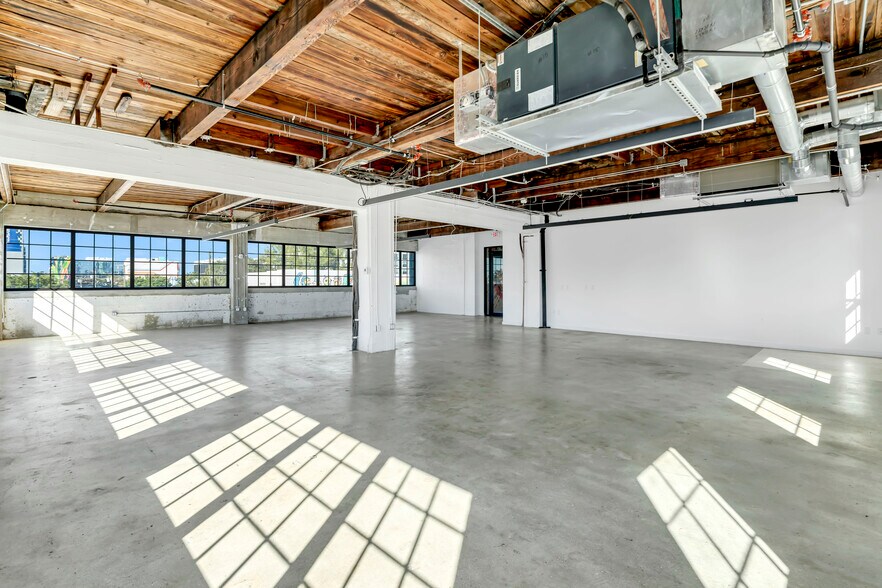 More Photos Of 2509 N Miami Ave, Miami Loft Creative Space For Lease