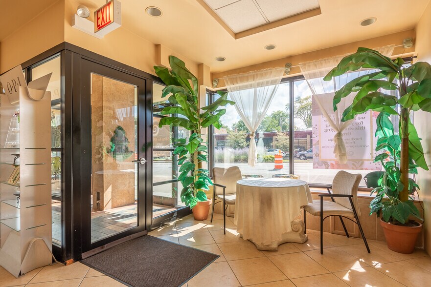 More Photos Of 2150 W 95th St, Chicago Storefront Retail Office For Sale