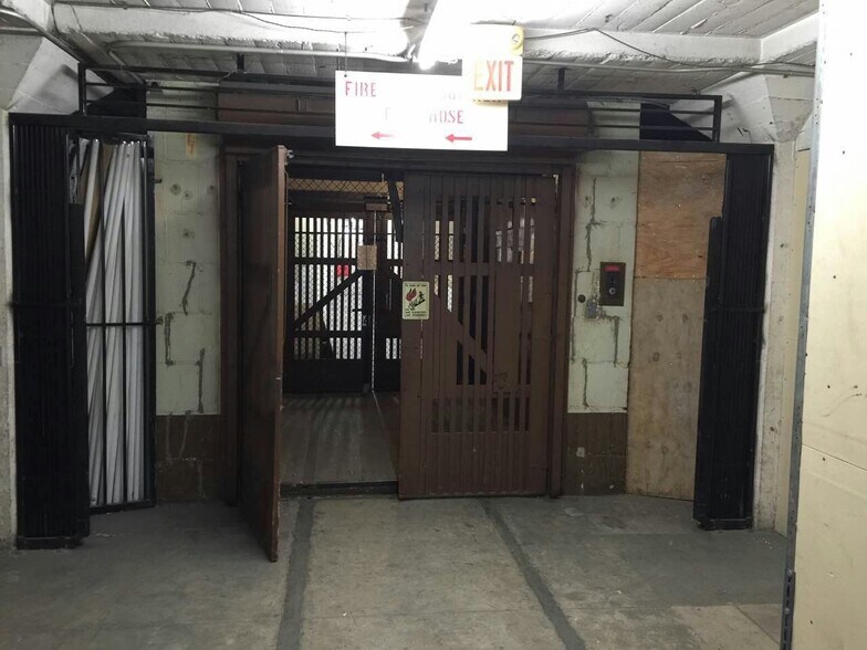 More Photos Of 415 S San Pedro St, Los Angeles Warehouse For Lease