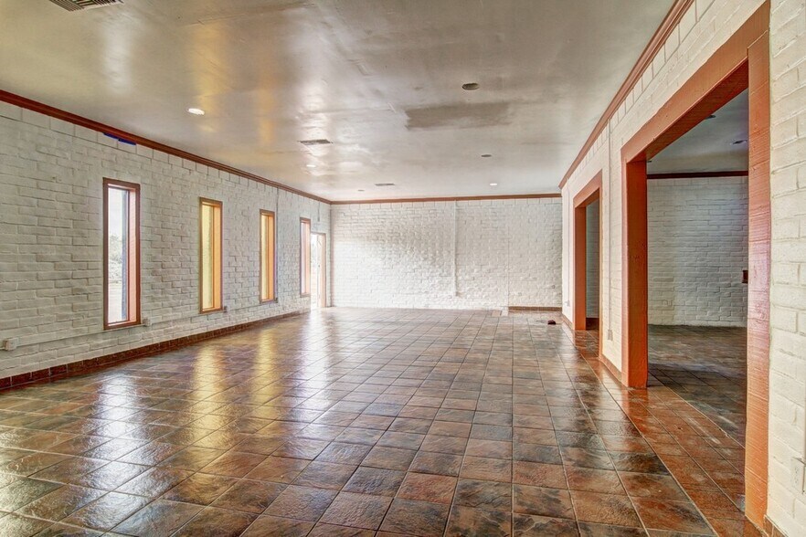 More Photos Of 4061 Highway 35 N, Rockport Restaurant For Lease