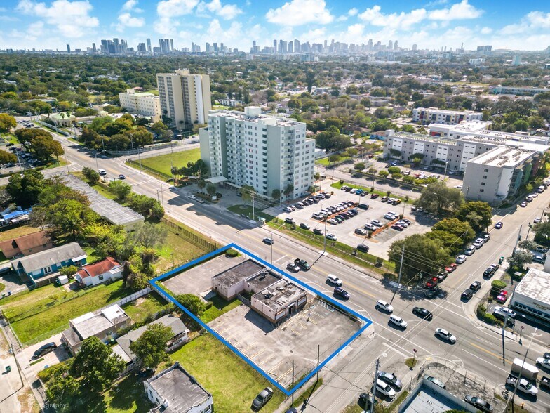 More Photos Of 2381-2389 NW 54th St, Miami Freestanding For Lease
