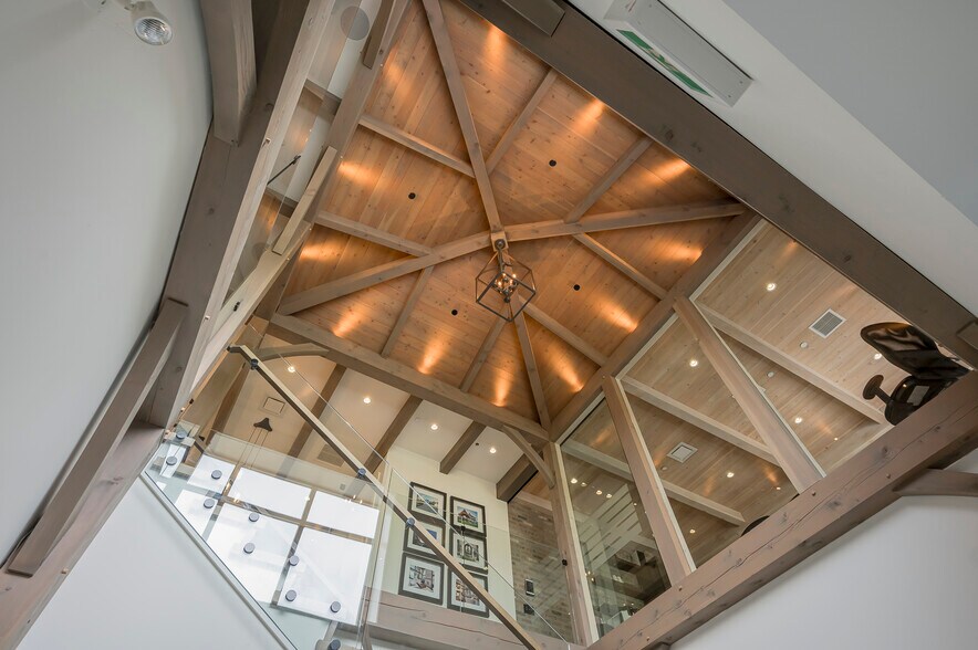 More Photos Of 6039 196 St, Surrey Showroom For Sale