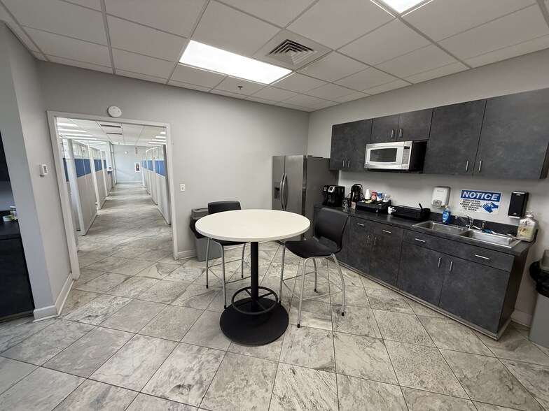 More Photos Of 124 Carson Rd N, Birmingham Warehouse For Lease