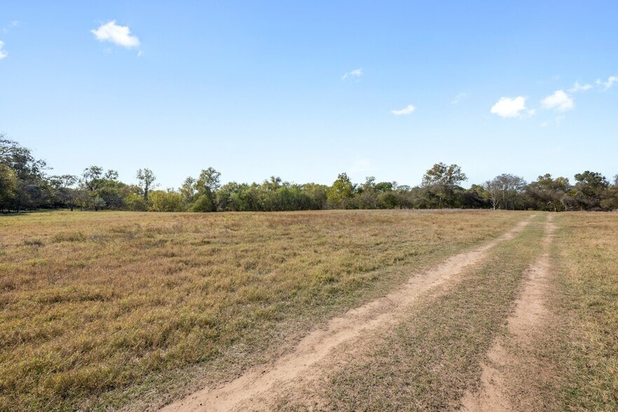 More Photos Of 2004 Caldwell Ln, Del Valle Land For Sale