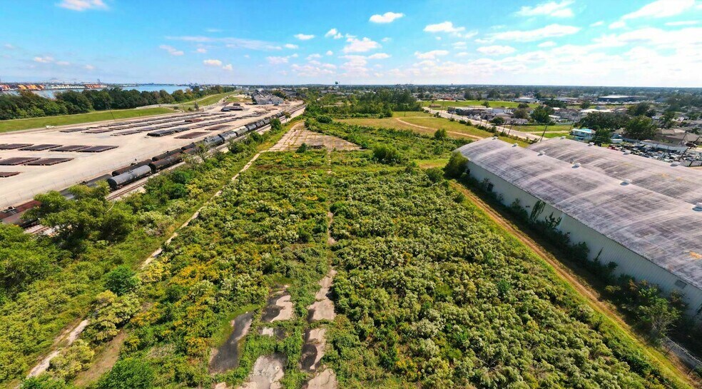 More Photos Of 7500 4th St, Marrero Distribution For Lease