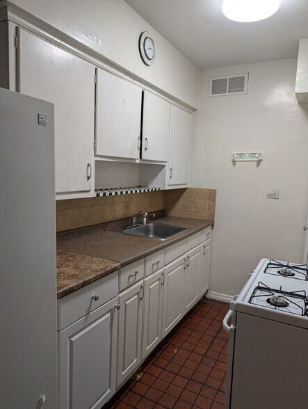 More Photos Of 207-11 Hillside Ave, Jamaica Storefront Retail Residential For Sale