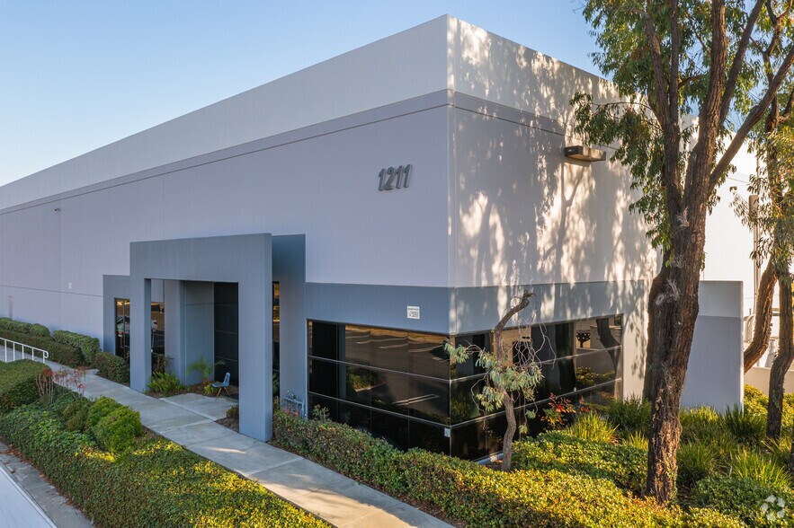 More Photos Of 1201 Park Center Dr, Vista Unknown For Lease