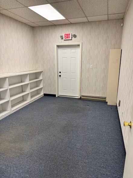 More Photos Of 353 Centerville Rd, Warwick Office For Lease