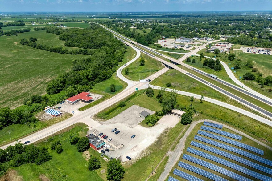 More Photos Of 4160 S Oakwood Ave, Geneseo Office For Sale