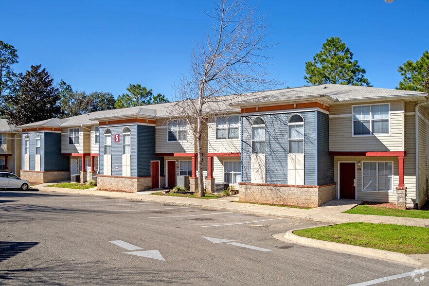 More Photos Of 2400 W Tharpe St, Tallahassee Apartments For Sale