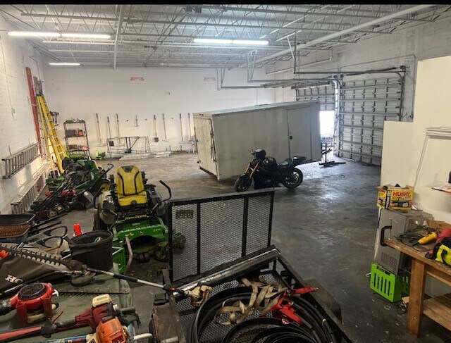 More Photos Of 2430 NW 16th Ln, Pompano Beach Warehouse For Lease