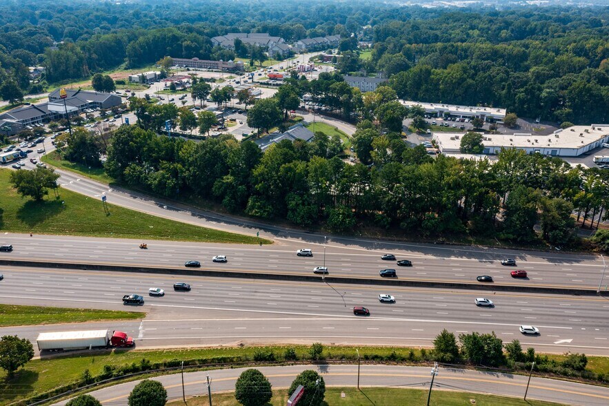 More Photos Of 5105 Reagan Dr, Charlotte Unknown For Lease