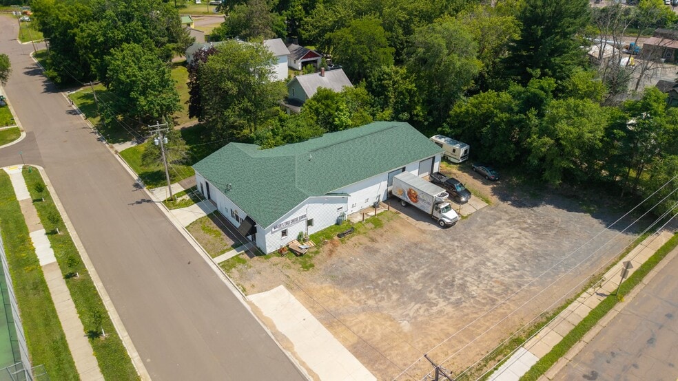 More Photos Of 15 E Walnut St, Chippewa Falls Industrial For Sale