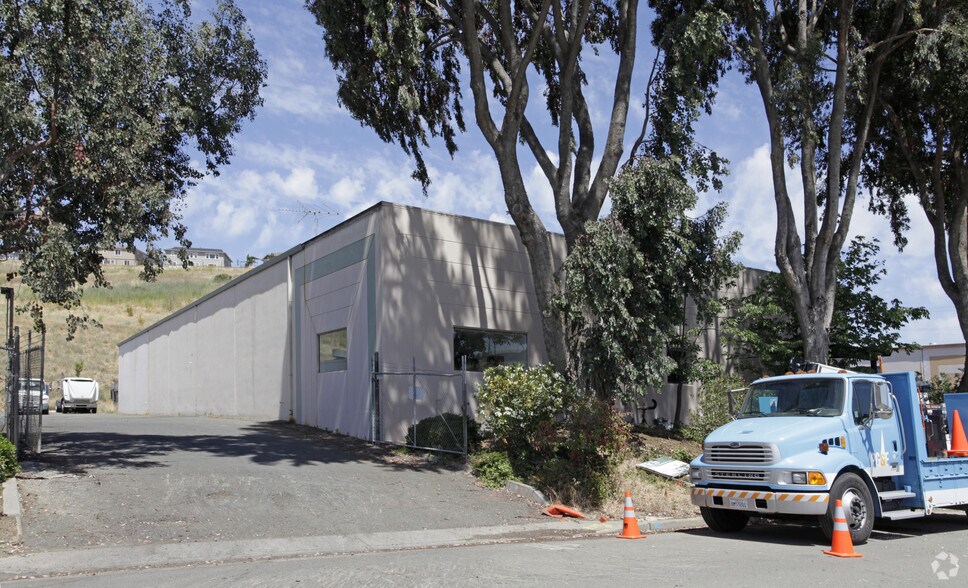 More Photos Of 320 W Channel Rd, Benicia Warehouse For Lease