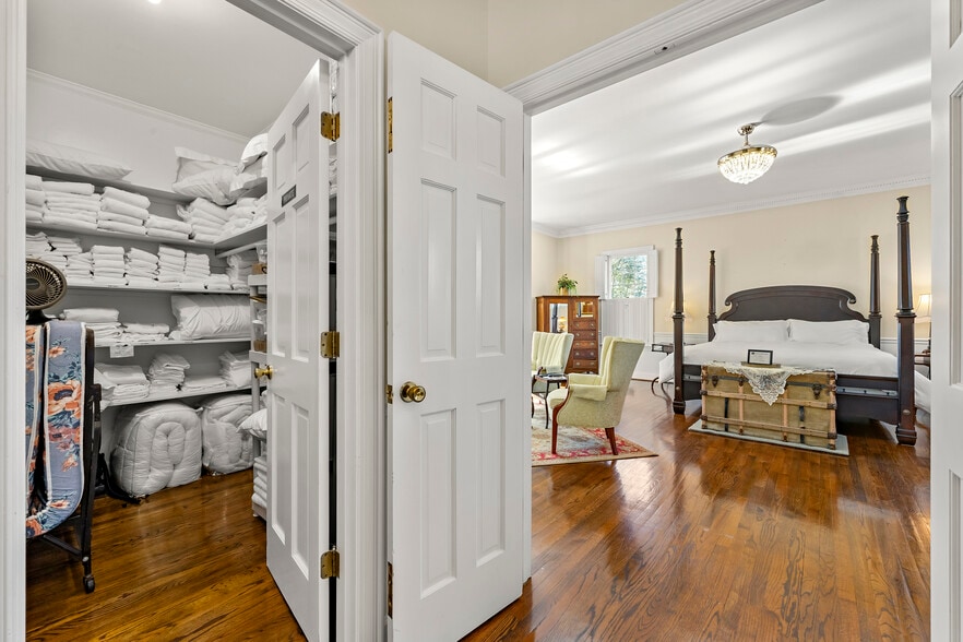 More Photos Of 132 E College St, Griffin Hospitality For Sale