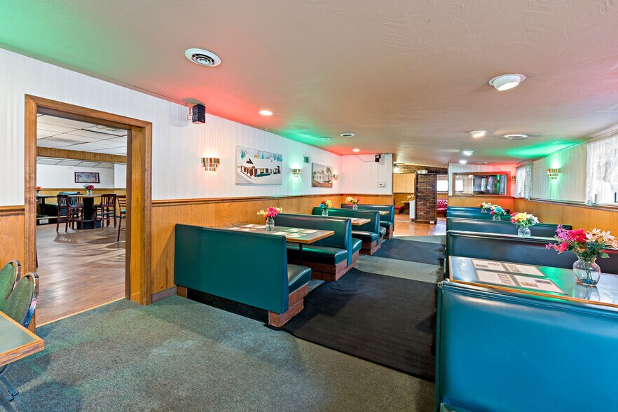 More Photos Of 180 Butler Rd, Saxonburg Restaurant For Sale