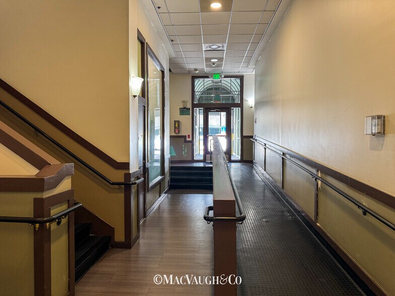 More Photos Of 13-31 E Colorado Blvd, Pasadena Storefront Retail Office For Lease