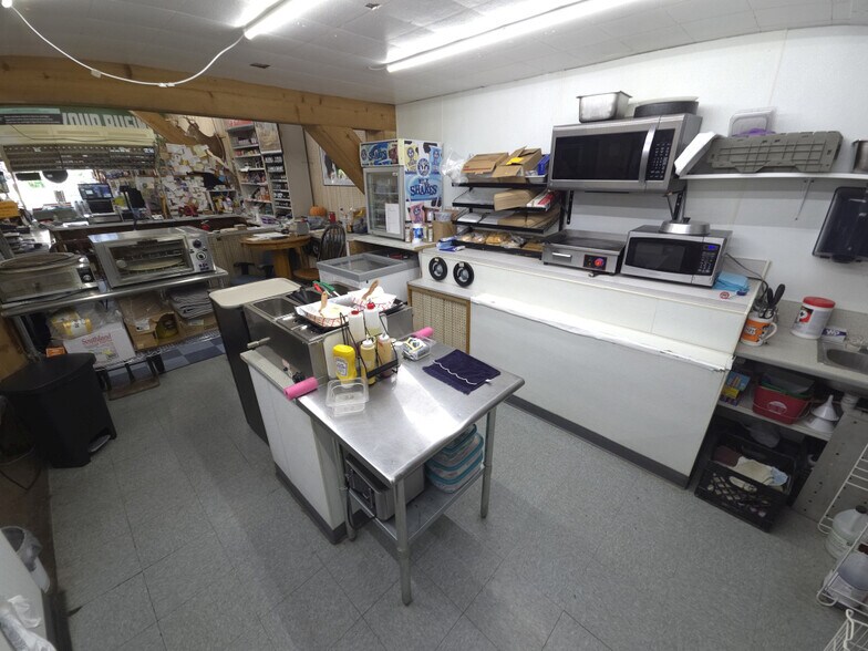 More Photos Of 10543 Old Lake Rd, Lake City Service Station For Sale