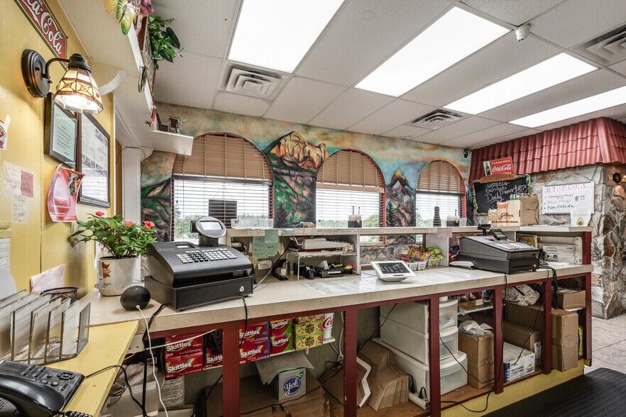 More Photos Of 100 Southpoint Loop, Livingston Restaurant For Sale