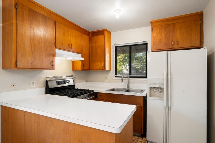 More Photos Of 5743 Woodleigh Dr, Carmichael Multifamily For Sale