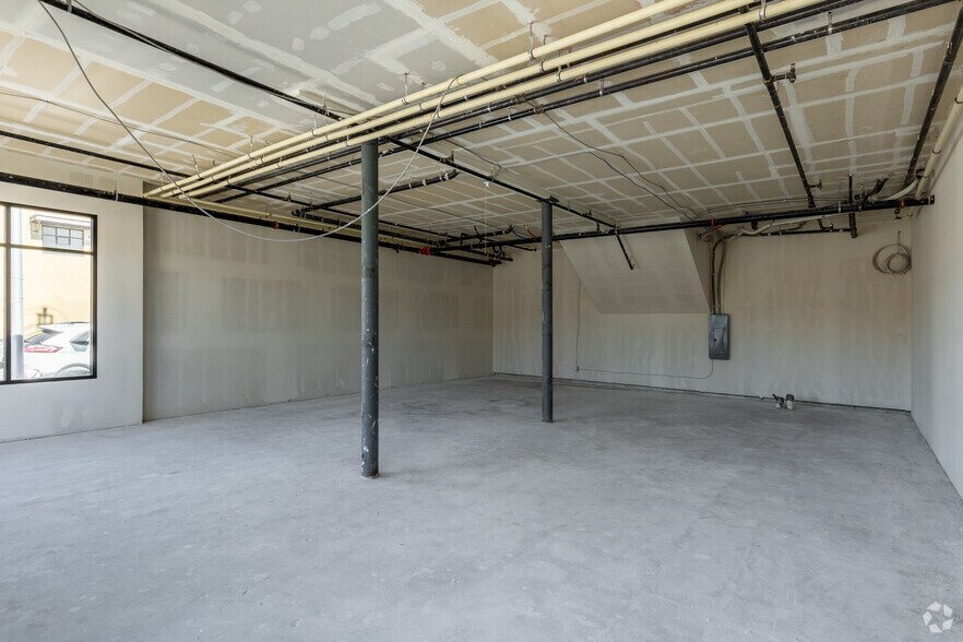 More Photos Of 990 W Grand Ave, Oakland Apartments For Sale