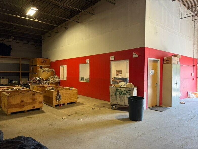 More Photos Of 620 South St, Holbrook Warehouse For Lease