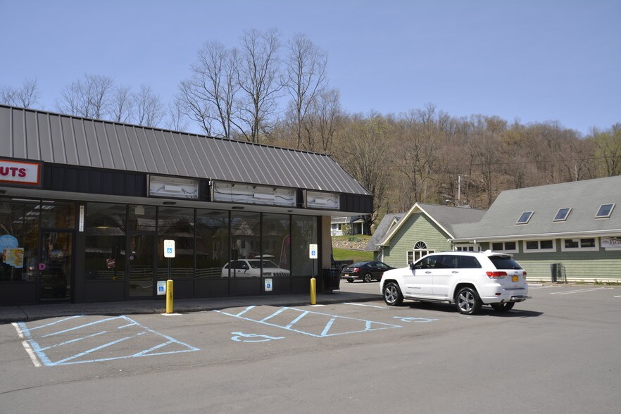 More Photos Of 59-71 Orange Tpke, Sloatsburg Storefront For Lease