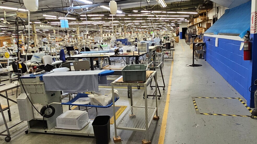 More Photos Of 120 S Church Ave, Garland Manufacturing For Lease