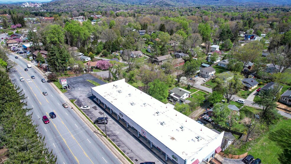 More Photos Of 582 Hendersonville Rd, Asheville General Retail For Lease