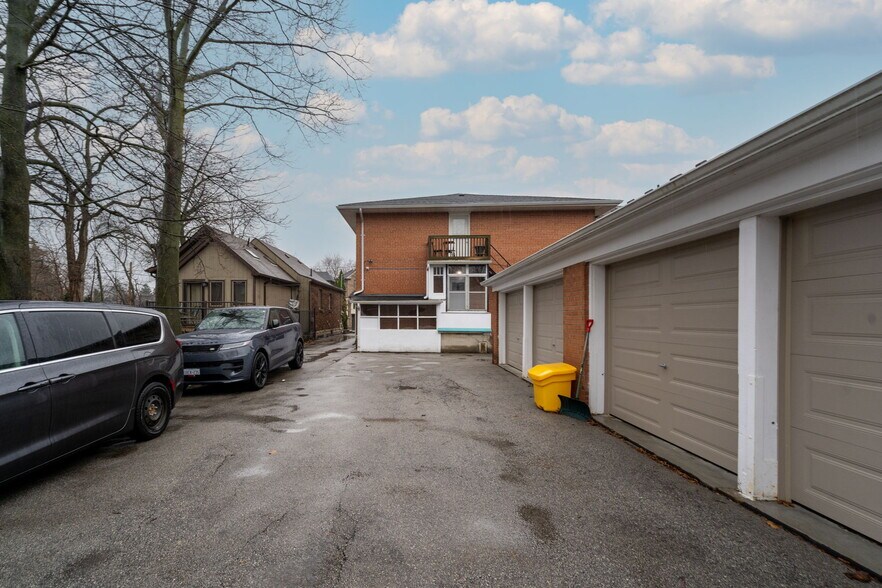 More Photos Of 55 Thirty Eighth St, Toronto Multifamily For Sale