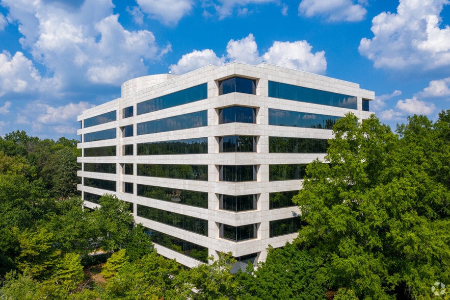 More Photos Of 900 Ashwood Pky, Atlanta Office For Lease
