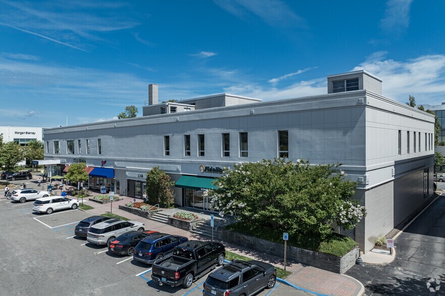 More Photos Of 1140-1150 Franklin Ave, Garden City Storefront Retail Office For Lease