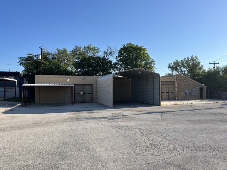 Primary Photo Of 203 Corinne Dr, San Antonio Auto Repair For Lease