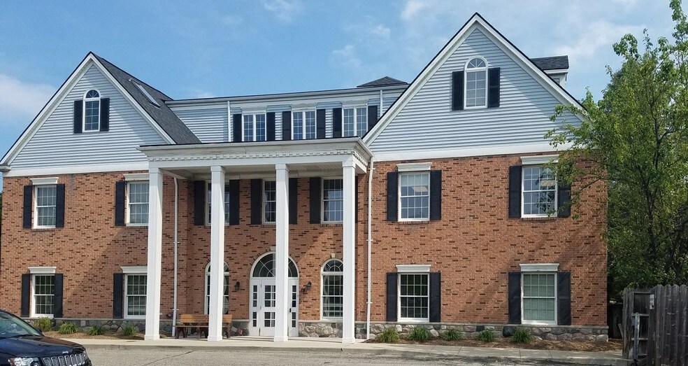 More Photos Of 929 W University Dr, Rochester Medical For Lease