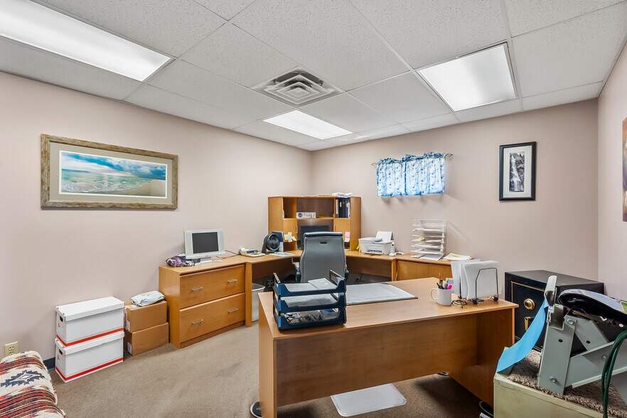 More Photos Of 1932 Bealer Dr, Marion General Retail For Sale