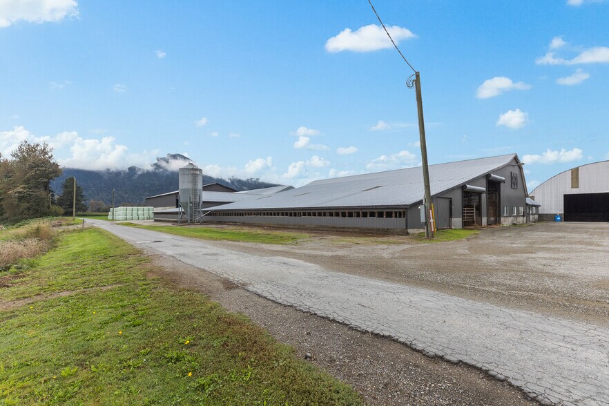 More Photos Of 8713 Howell Rd, Deroche Land For Sale