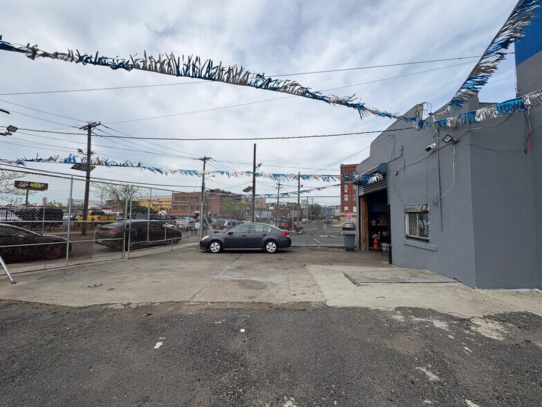 More Photos Of 399 Mccarter Hwy, Newark Auto Dealership For Lease