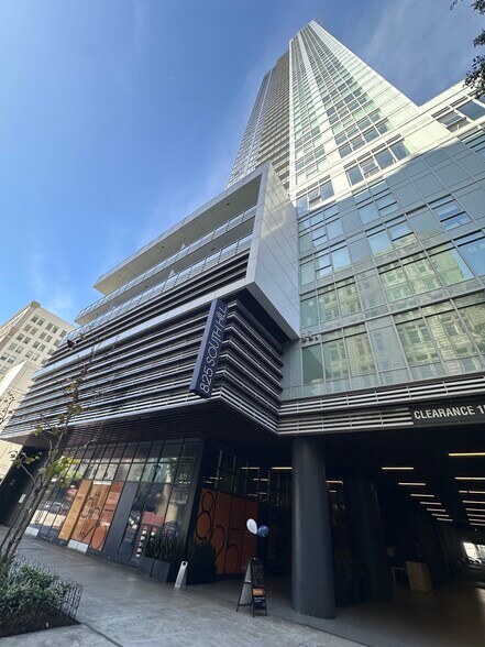 More Photos Of 825 S Hill St, Los Angeles Apartments For Lease