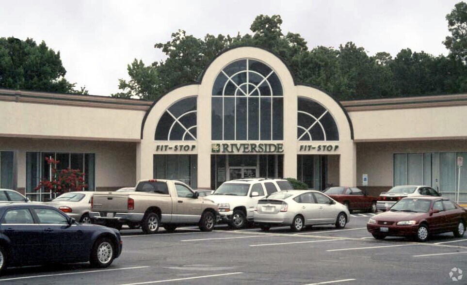 More Photos Of 607-639 Pilot House Dr, Newport News Unknown For Lease