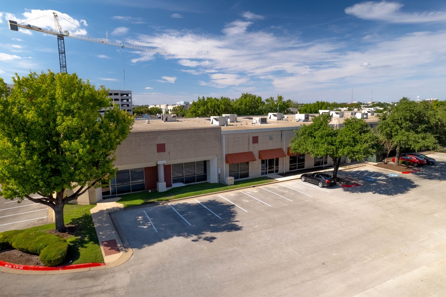 More Photos Of 9120 Burnet Rd, Austin Research And Development For Lease