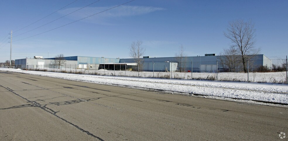 More Photos Of 100 S CP Ave, Lake Mills Manufacturing For Lease