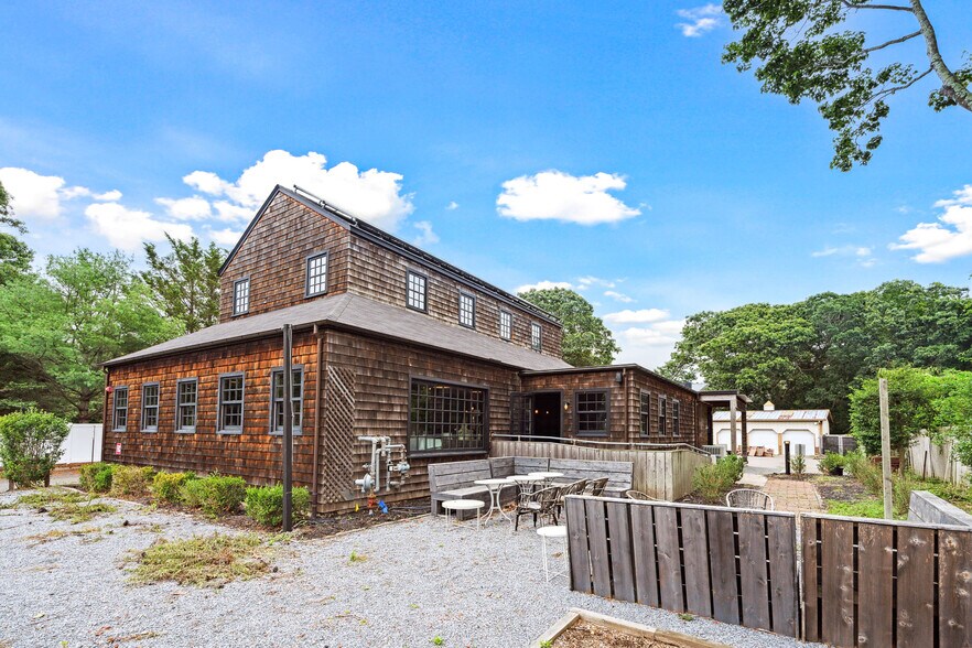 More Photos Of 203 Bridgehampton Tpke, Bridgehampton Restaurant For Sale