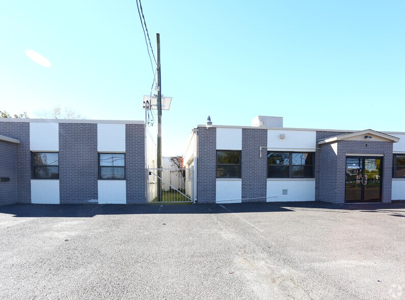 More Photos Of 448 Whitehead Rd, Hamilton Unknown For Lease