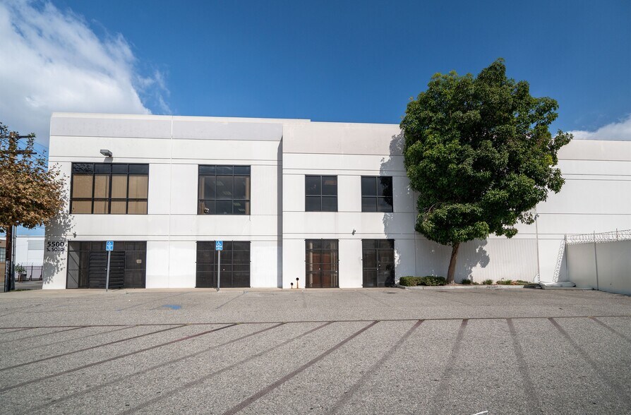 More Photos Of 5500-5510 S Soto St, Vernon Warehouse For Sale