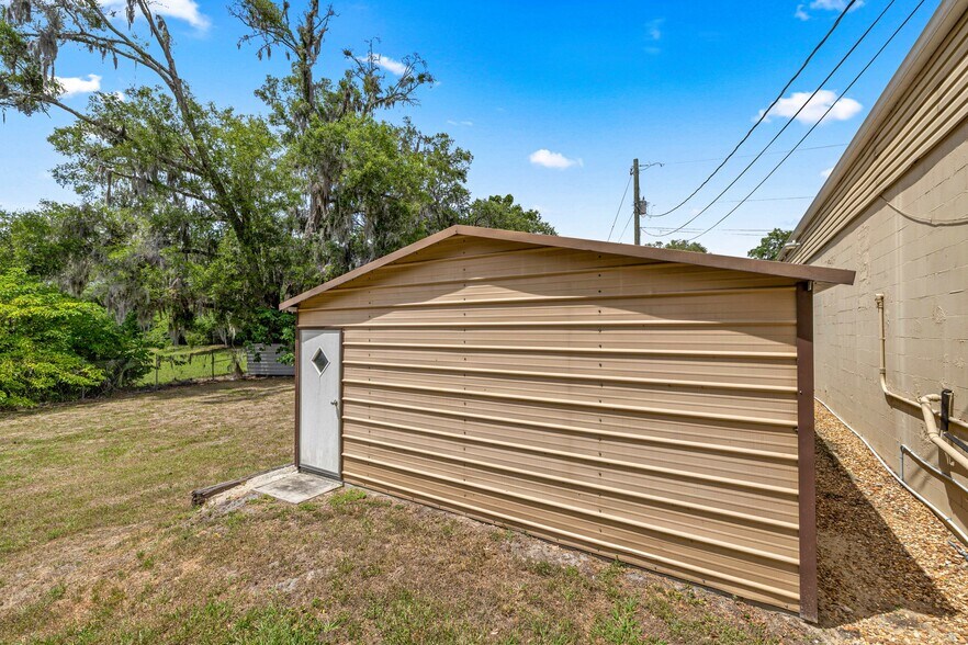 More Photos Of 2926 NE Jacksonville Rd, Ocala Freestanding For Sale