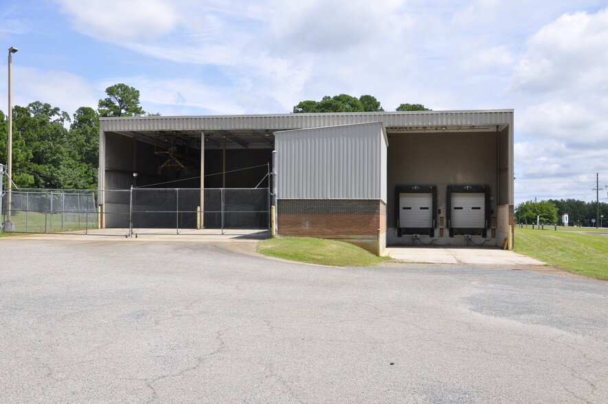 More Photos Of 5825 Clyde Rhyne Dr, Sanford Warehouse For Lease