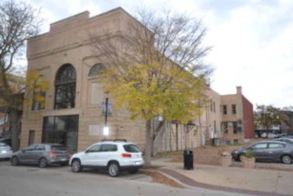More Photos Of 76-80 S Grove Ave, Elgin Office For Lease